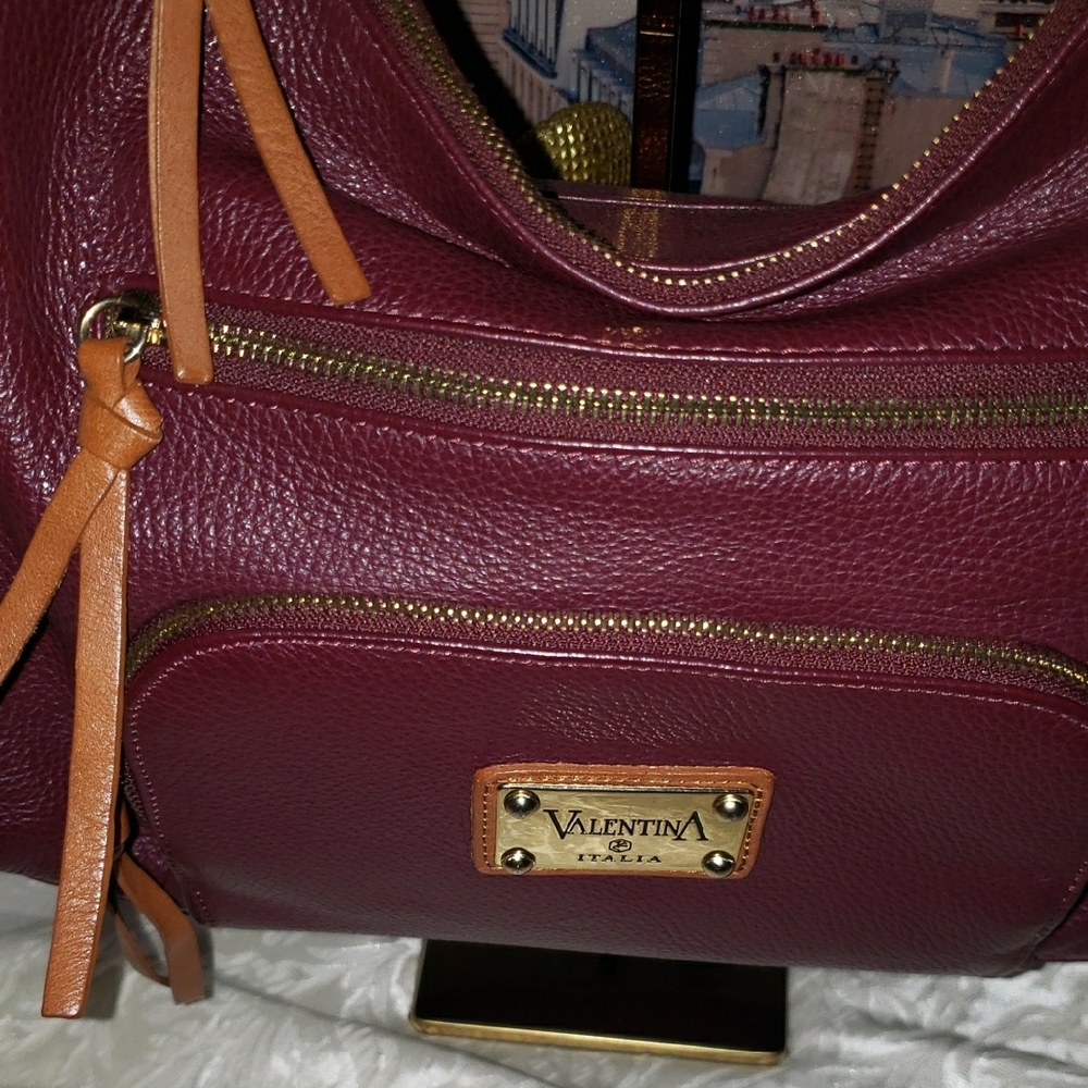 Valentina Pebbled Leather Shoulderbag - Picture 2 of 11